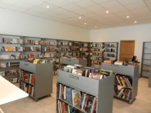 rayon de la librairie le royaume des livres